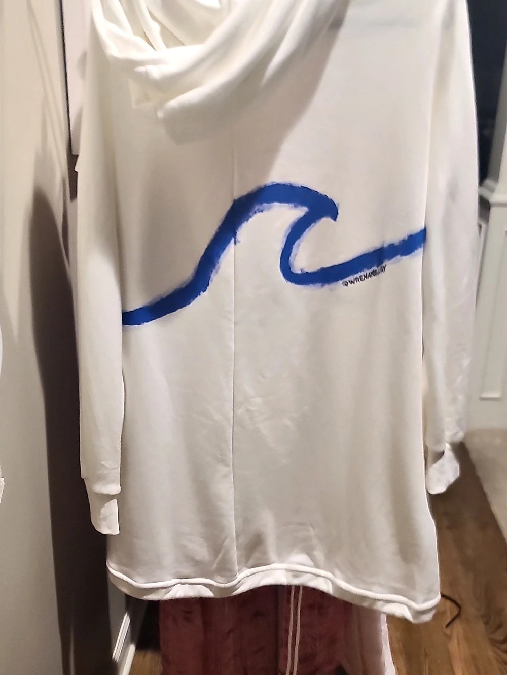 Wave Graphic Hooded Top in White & Blue Like New